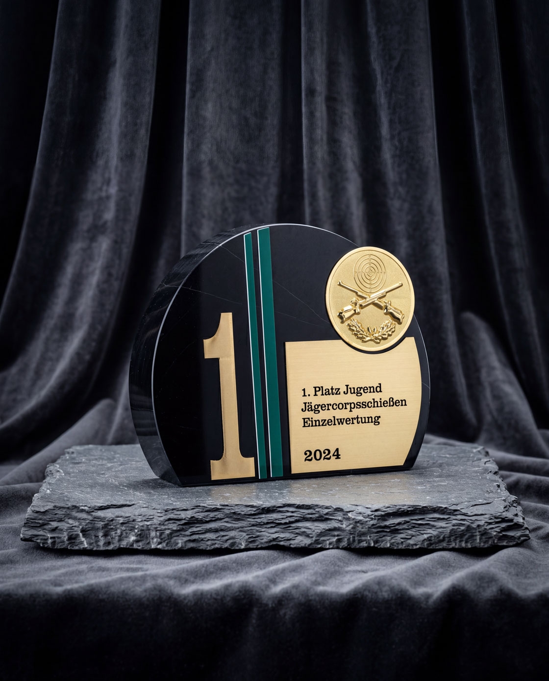 Massive-Marmor-Trophy
